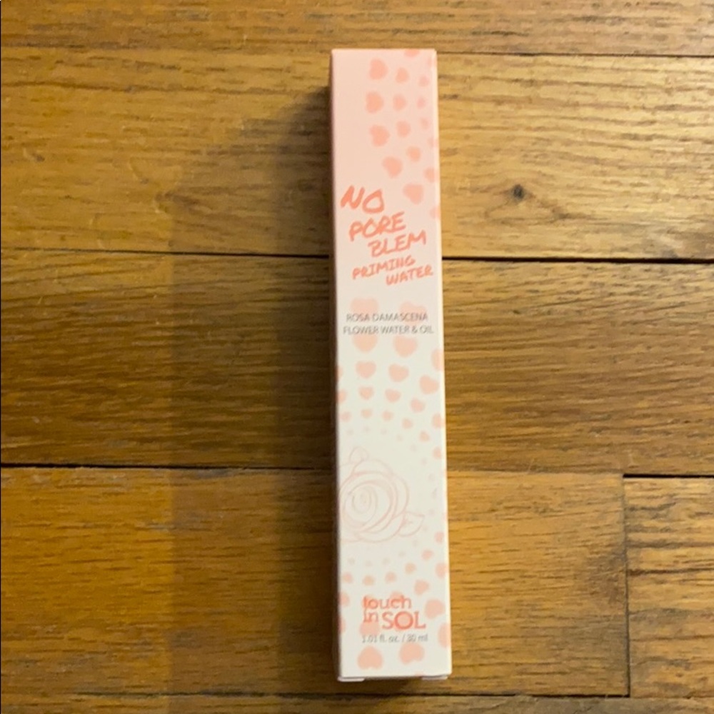 Touch in Sol No Pore-Blem Priming Water